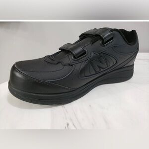 New Balance Men's Black Sneakers